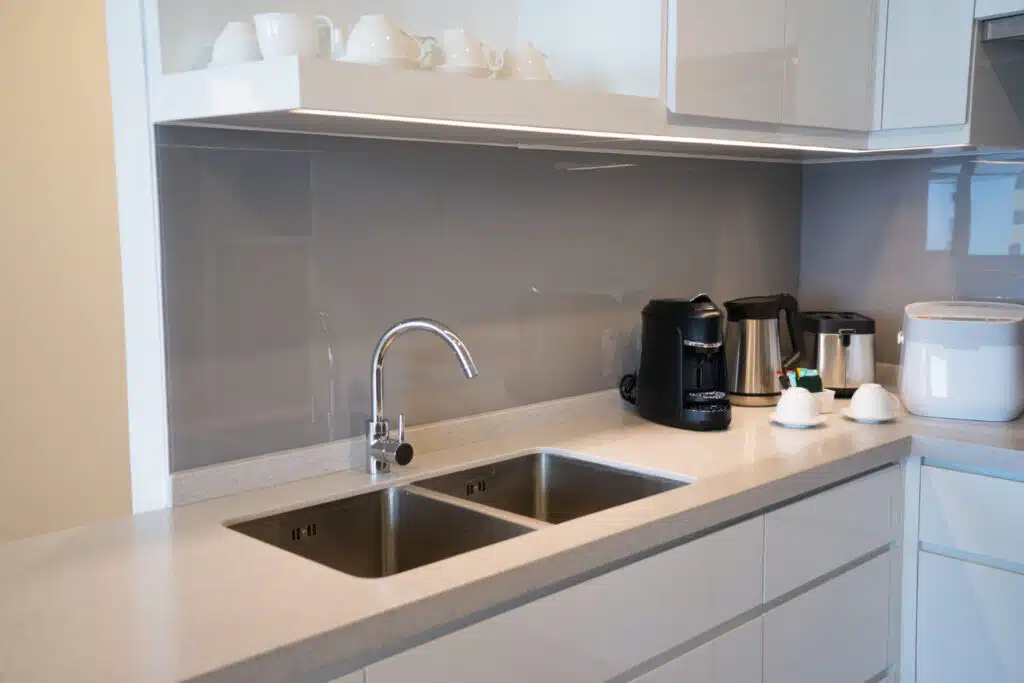 condo-kitchen-designs-in-toronto